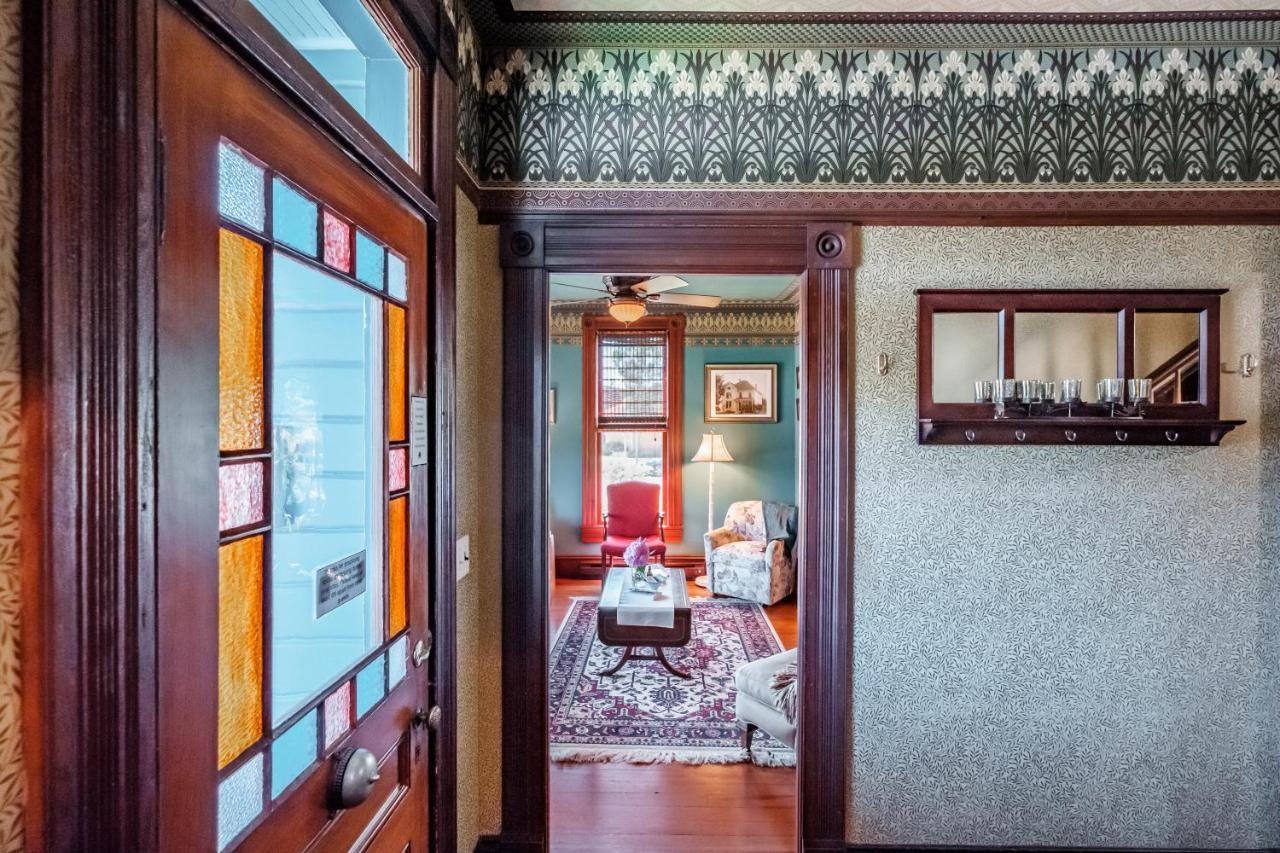 Mamere'S Guest House Monmouth 외부 사진