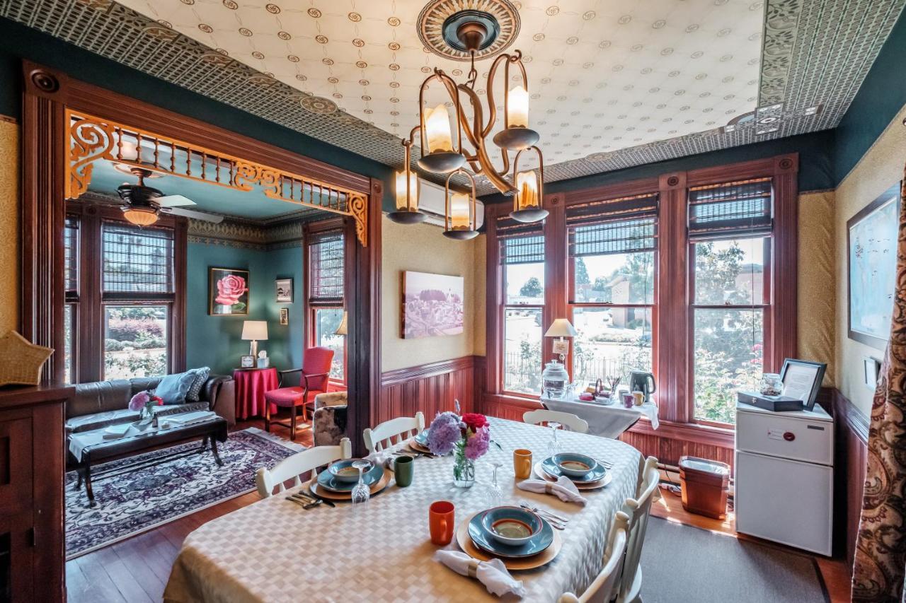 Mamere'S Guest House Monmouth 외부 사진