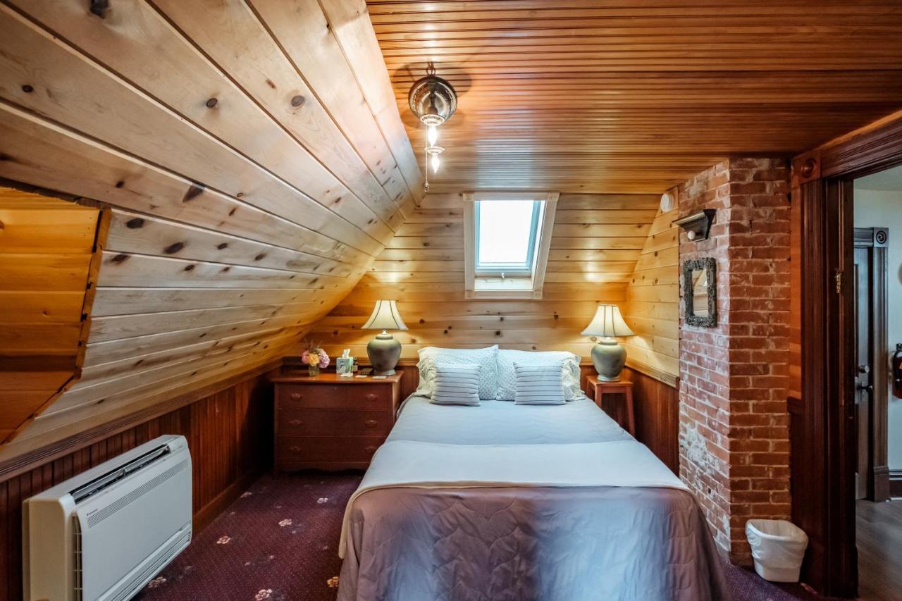 Mamere'S Guest House Monmouth 외부 사진