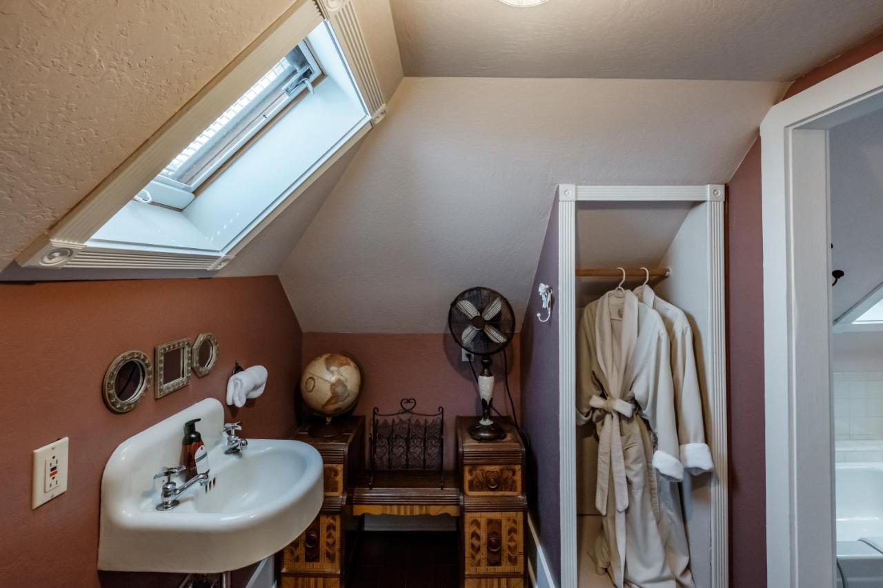 Mamere'S Guest House Monmouth 외부 사진