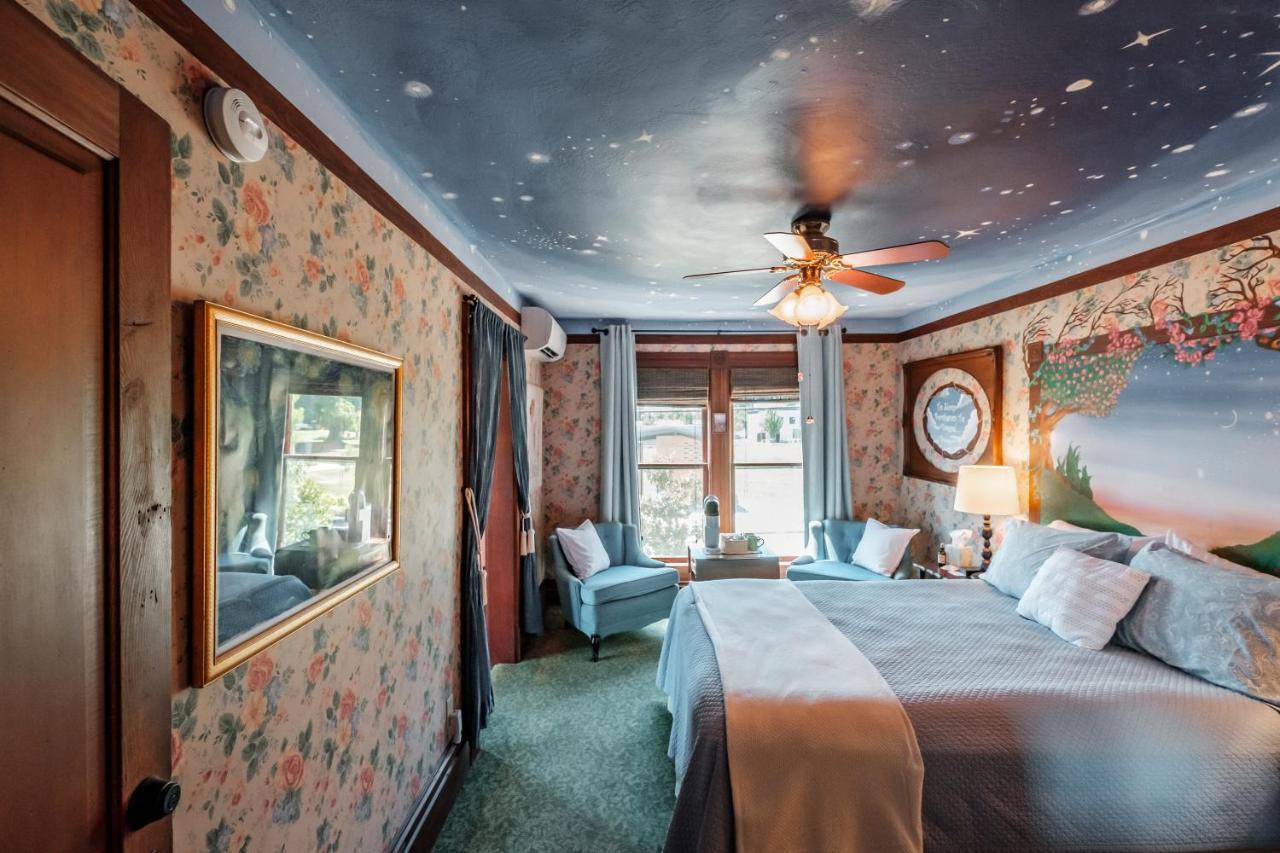 Mamere'S Guest House Monmouth 외부 사진