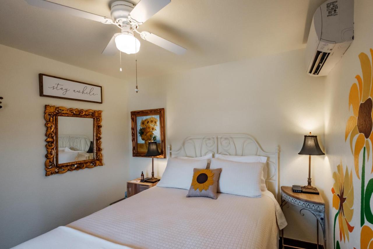 Mamere'S Guest House Monmouth 외부 사진