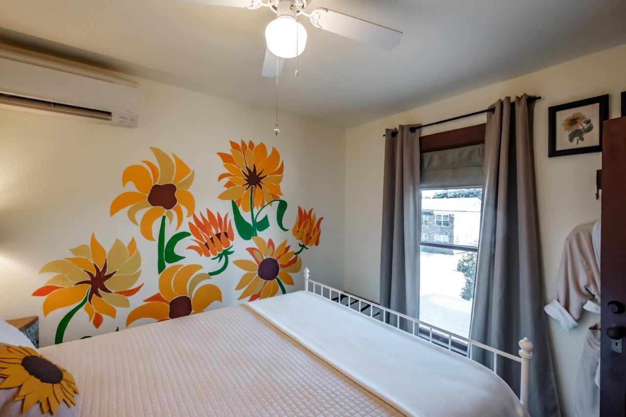 Mamere'S Guest House Monmouth 외부 사진
