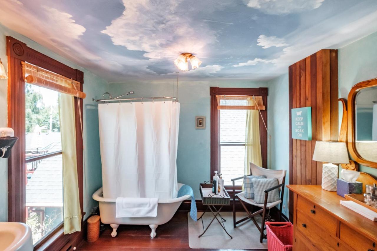 Mamere'S Guest House Monmouth 외부 사진