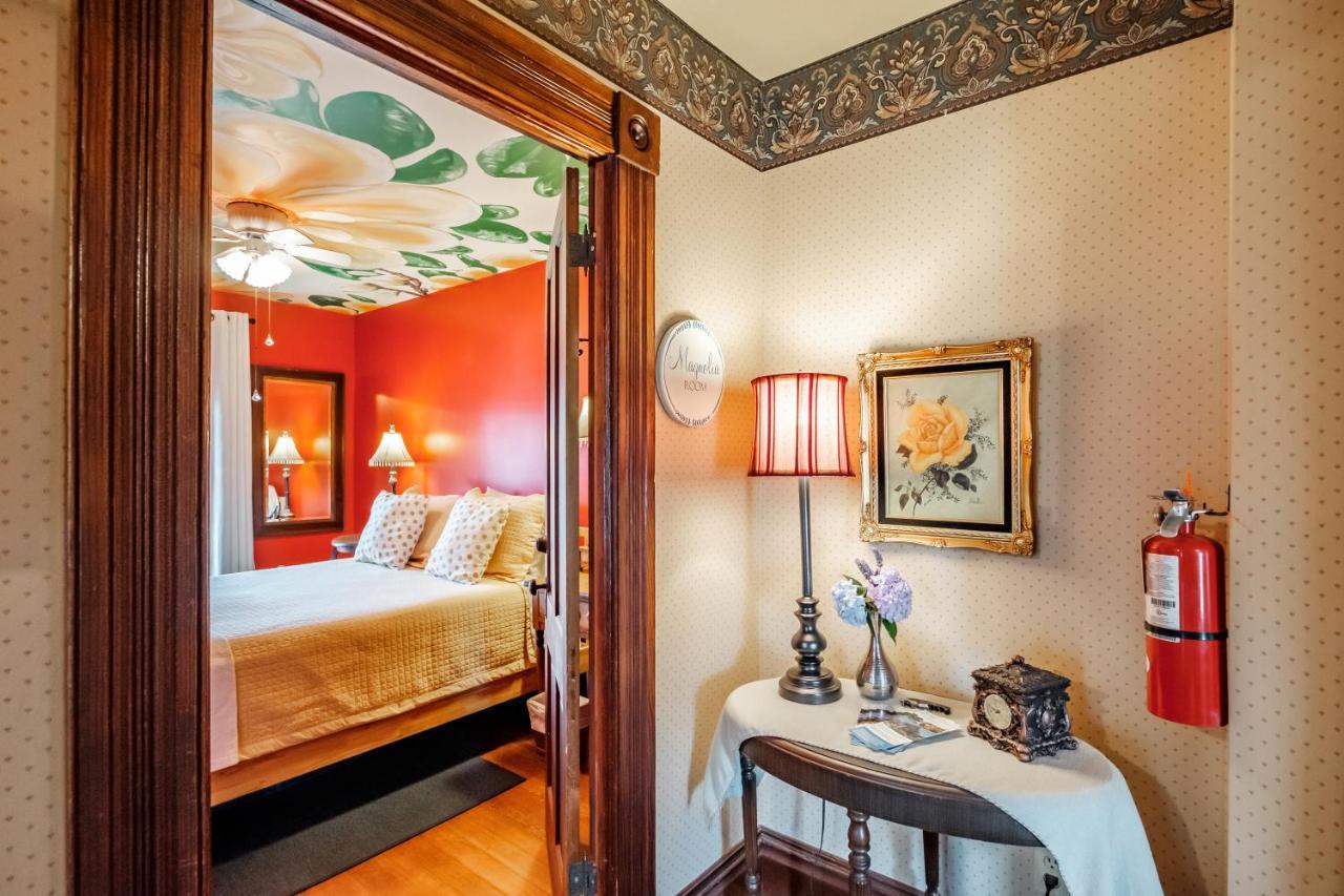 Mamere'S Guest House Monmouth 외부 사진