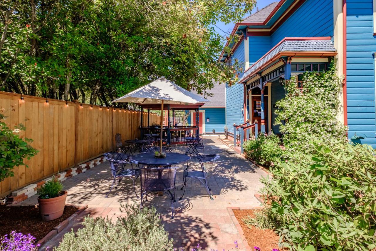 Mamere'S Guest House Monmouth 외부 사진