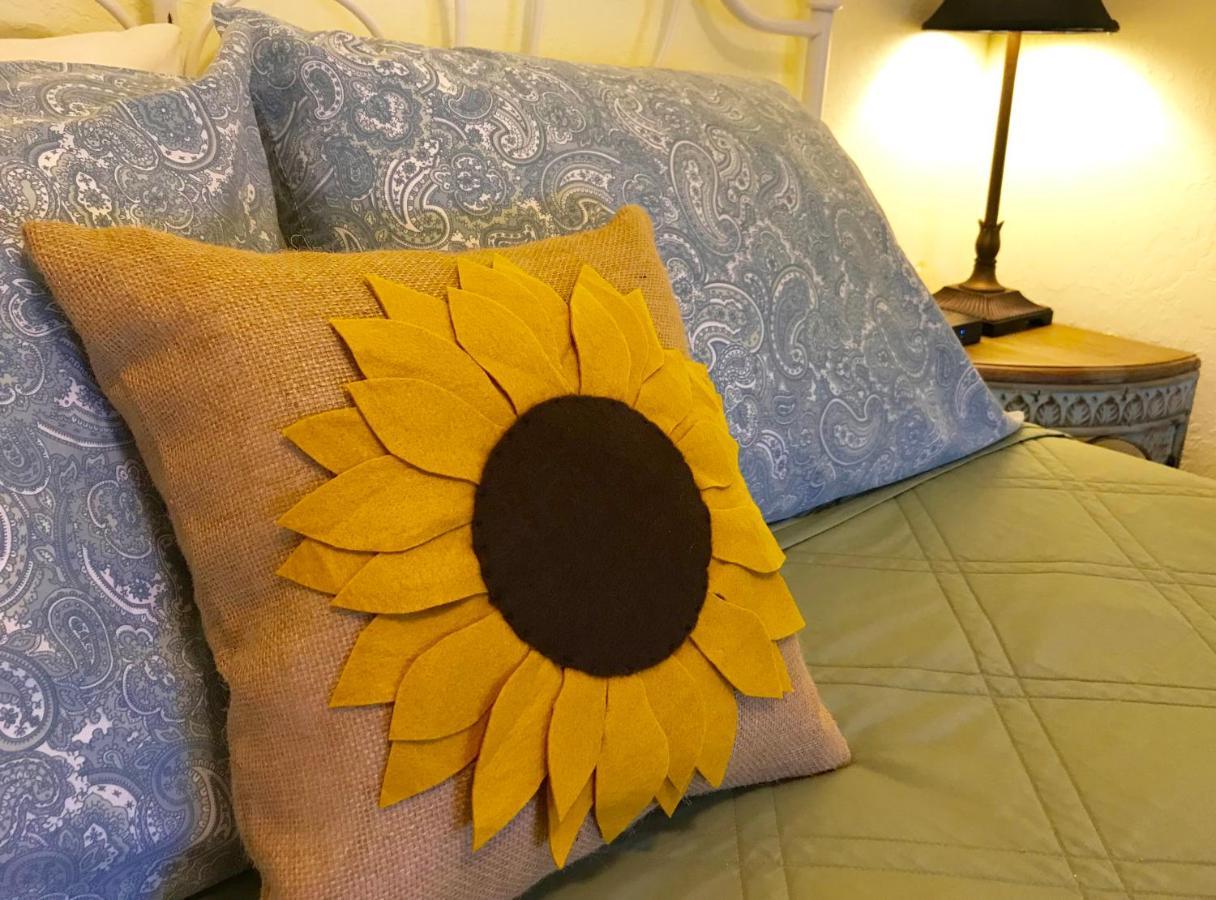 Mamere'S Guest House Monmouth 외부 사진